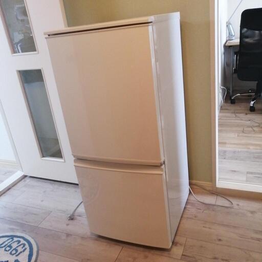 冷蔵庫　シャープ　137L