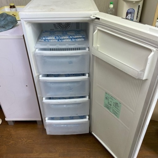 三菱ノンフロント冷凍庫