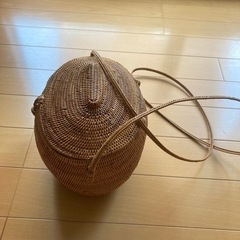 籠カバンの画像