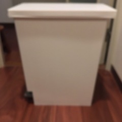 ニトリ　30リットル　ペダルゴミ箱　引取りに来ていただける方に差し上げますの画像