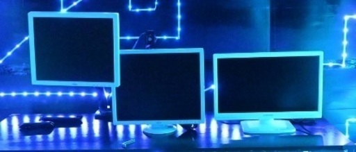 パソコンモニター　各1台