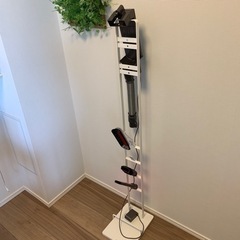 ダイソン掃除機スタンド　掃除機ノズル・付属品付