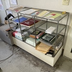 オフィス用ガラス収納棚　差し上げます