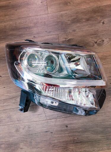 タントカスタムヘッドライトレンズ（右）