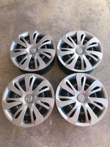 マツダデミオのホイール(キャップ付)