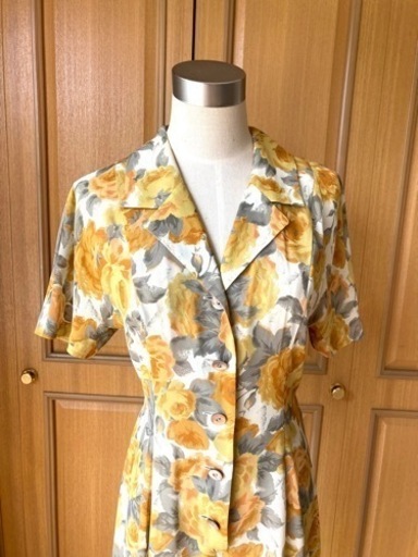 レアレトロ素敵な可愛いフレアワンピーススーツひざ丈スカート花柄半袖夏物