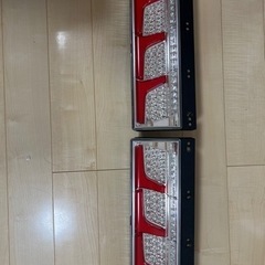 新車外し いすゞ GIGA LED テールランプ 3連 小糸製作所 Koito