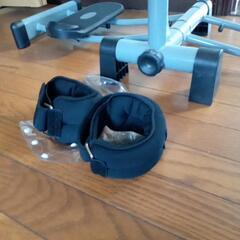 レッグジムとエクササイズ用重りの画像