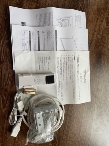 電動スクリーン　80インチ