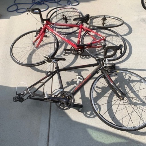 ロードバイク2台 タイヤのホール。受付終了