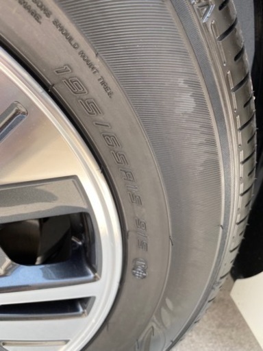 商談中　日産セレナ　ほぼ新品タイヤホイールセット