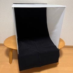 撮影ボックス 折りたたみ 【60×60cm】 3色背景布付 オークション出品に 簡単組立 持ち運び便利 ミニ 小物 撮影機材 簡易スタジオの画像