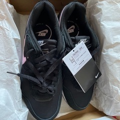 新品未使用　NIKEスニーカー
