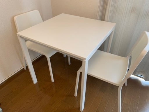 IKEAのイス、テーブル