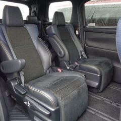 ☆ご成約☆ 安心の12ヶ月保証　距離無制限　　自社ローン中古車販売 　カーメル　平成29年式　　　トヨタ　ヴェルファイヤ　　　外装のデザインもカッコよく内装も広々としていて人気の車両です！の画像