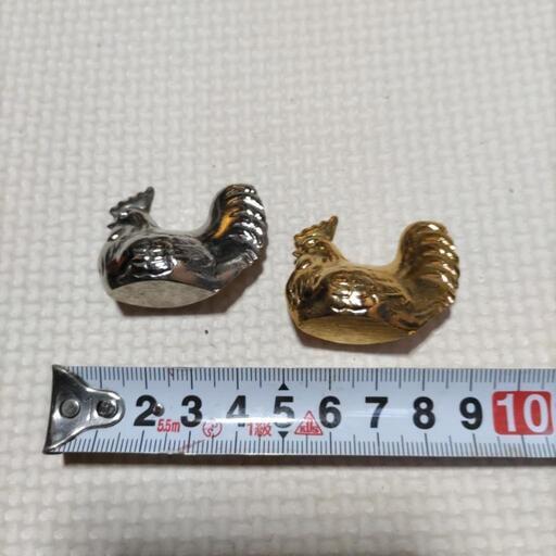 【最終値下げ】ヴィンテージ　金属製　金銀ニワトリ　金銀白鳥の置物　セット　置物　オブジェ　ディスプレイ　飾り　レトロ