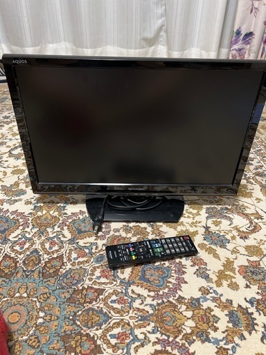 2015年製　22型テレビ