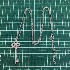 【新品未使用】ネックレス シルバー パヴェ キラキラ 鍵 キーモチーフの画像