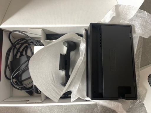『取り引き中』任天堂　Nintendo Switch 本体　グレー　32GBメモリーカード付き　プロコンとセットで値引き18000円