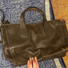 ヴィンテージな本革バッグ