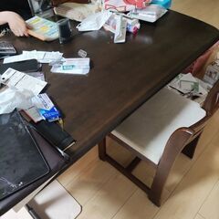 テーブル