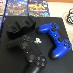 PS4PRO 1TBの画像