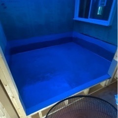 ベランダや屋上など防水できます。ひび割れや苔が生えてきたりしてい...