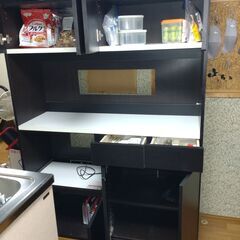 食器棚の画像
