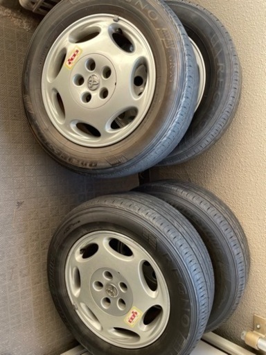 セルシオのホイールタイヤは古いです