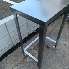 業務用 作業台 調理台 500×350×高さ800(mm) 洗浄済み厨房 規格外 希少品 規格外の画像