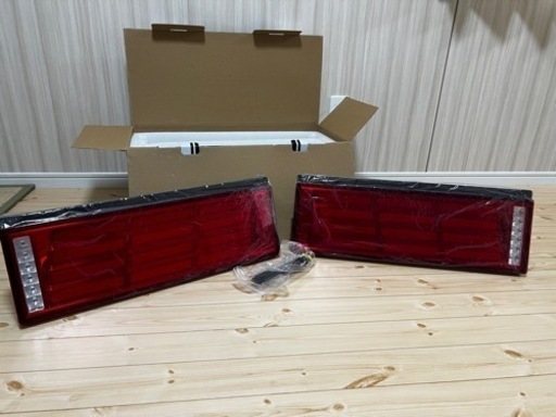 トラック用テールランプ