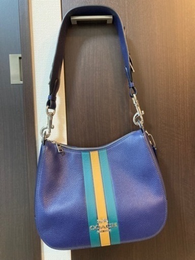 【未使用美品】コーチ COACH ショルダーバッグ ミッドナイトブルー ヴァーシティ ストライプ キャンバス ジップ ショルダーレディース
