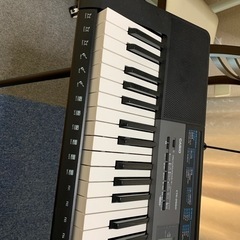 電子ピアノ　キーボードの画像