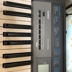 電子ピアノ　キーボードの画像