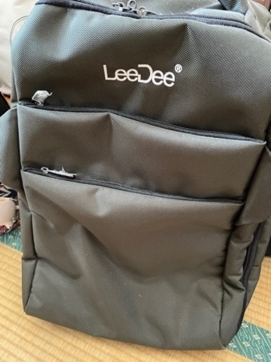 キャリーケース　リュック