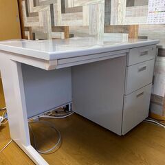 事務机差し上げます