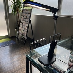 デスクスタンドライト
