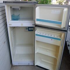 冷蔵庫（ジャンク品）サンヨー SR-321F  527Wx641Lx1348Hの画像