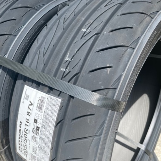 車のパーツ ADVAN FLEVA 205/50R16