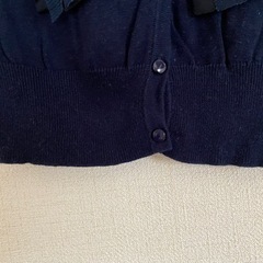 リボン付きニットカーディガンの画像
