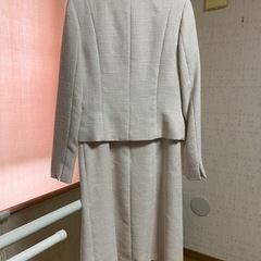 レディースフォーマルスーツ７号　【値下げ】の画像