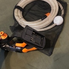 高圧洗浄機　worx  バッテリーありません　充電器のみあります！の画像