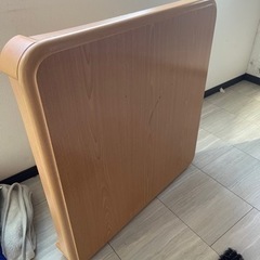 テーブル