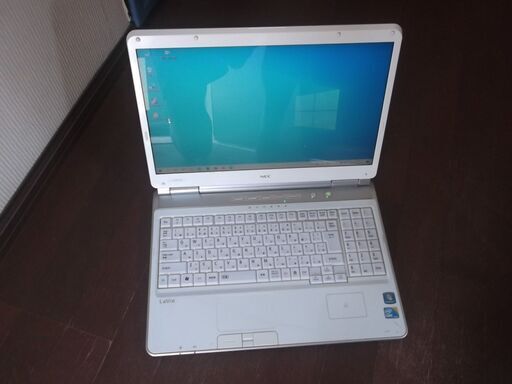 1010号　白ノートパソコン　SSD搭載　バッテリー約1時間30分表示