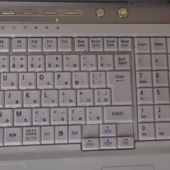 1010号 白ノートパソコン SSD搭載 バッテリー約1時間30分表示