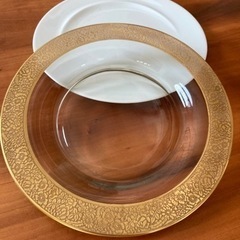 ゴールドが生きてるガラス皿４枚セット