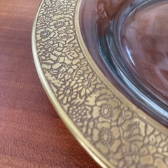 ゴールドが生きてるガラス皿４枚セットの画像