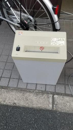 シュレッダー２台です。１台２０００円です。