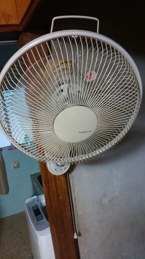 壁掛け扇風機