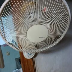 壁掛け扇風機